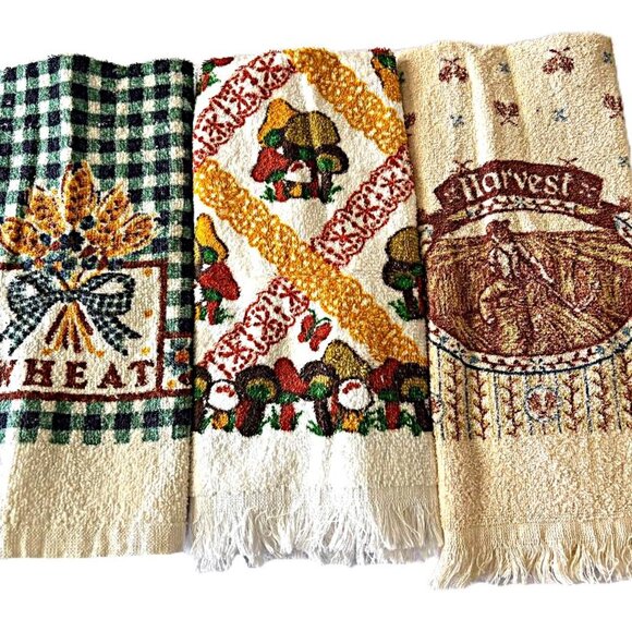 Estate Find Set of 3 Vintage 70s Kitchen Towels - Wheat Mushroom themed - NEW - Picture 1 of 4